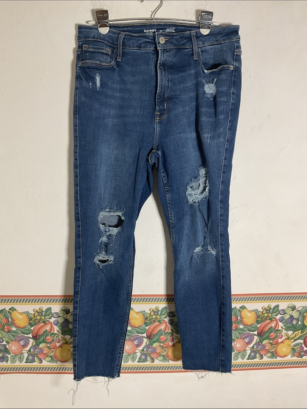 Old Navy Extra High Rise Rockstar Super Skinny Distressed Jeans Size 14